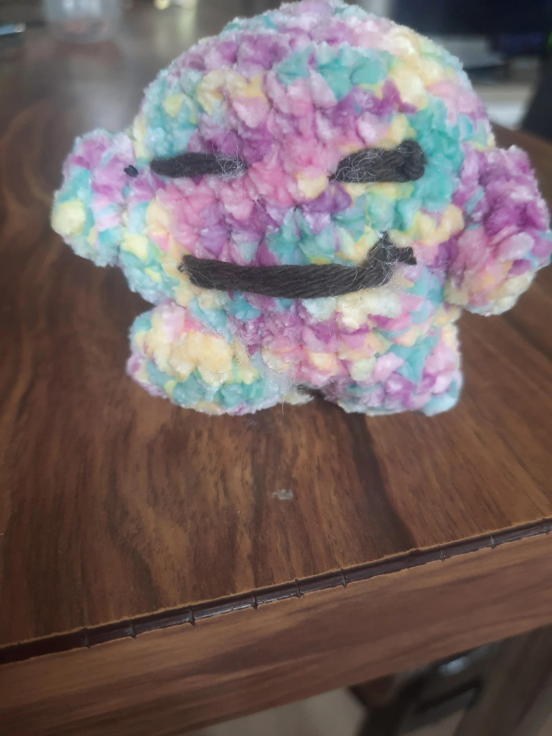 Pastel Rêveur 🌈✨ – Peluche artesanal hecha a mano con ganchillo – photo 2
